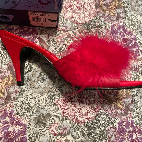 Feather Slippers-NWT - Picture 2 of 5